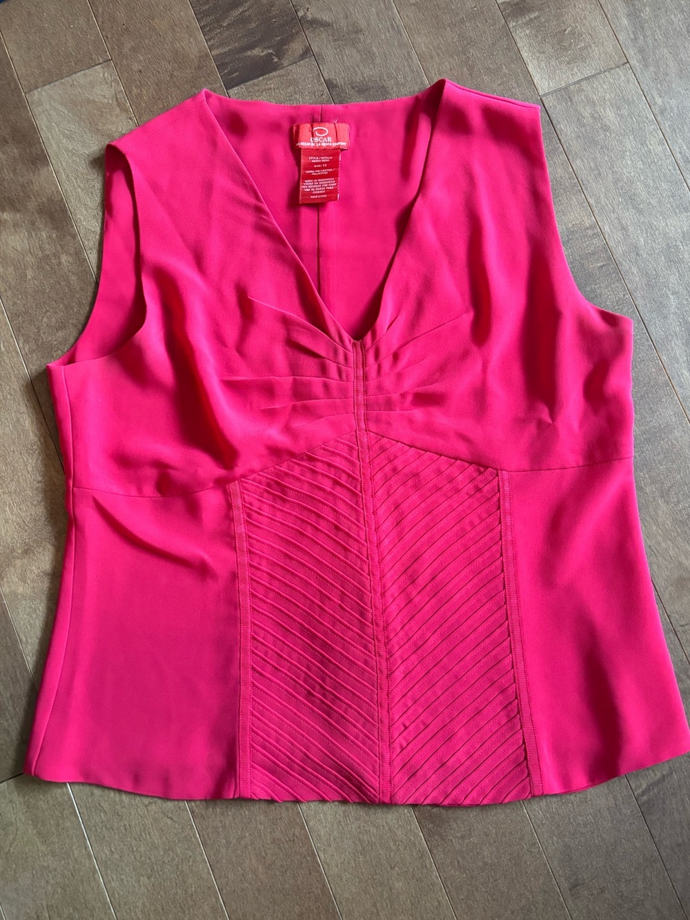 Oscar de la Renta Hot Pink Sleeveless V-Neck Pleated Front Chiffon Blouse